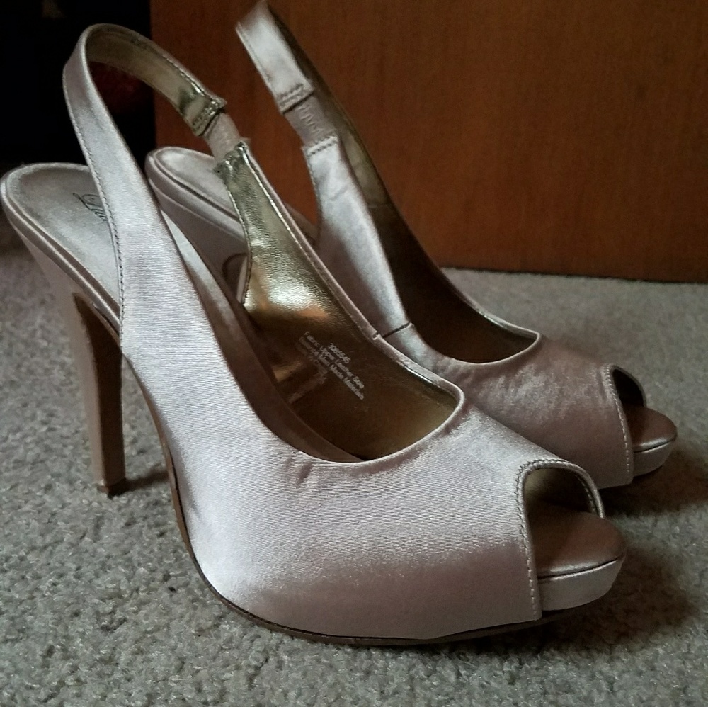 Champagne Pump